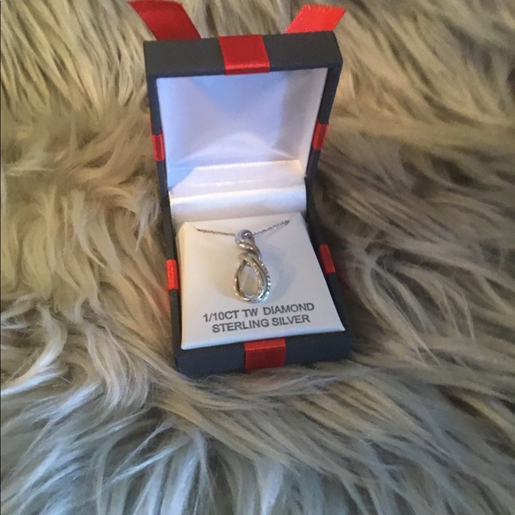 🎈💕Beautiful Diamond Necklace 💕🎈 - Picture 6 of 10